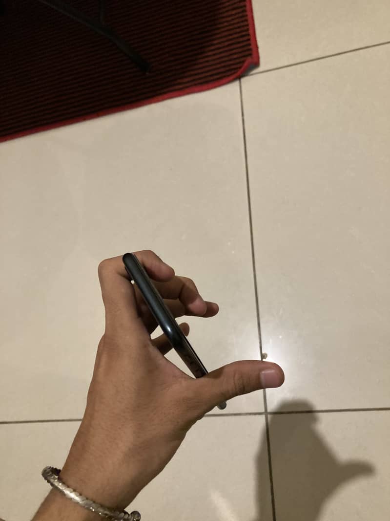 Apple iPhone SE 6