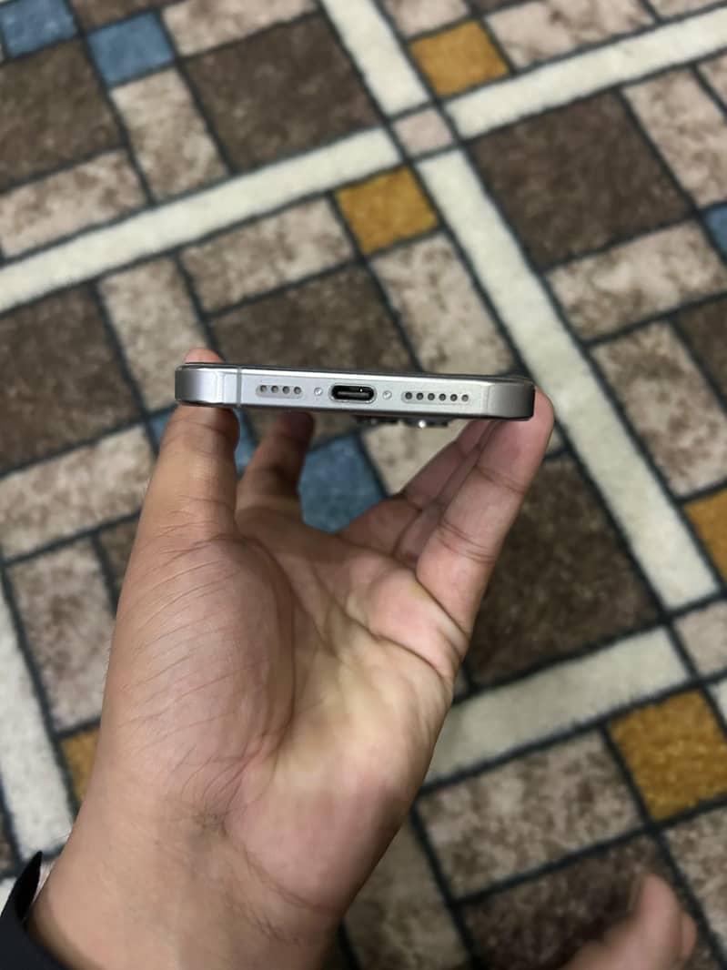 Apple iPhone 15 Pro max 0