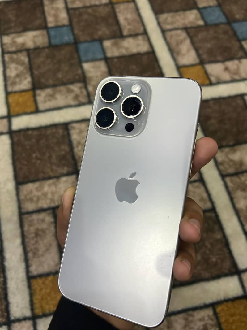 Apple iPhone 15 Pro max 2