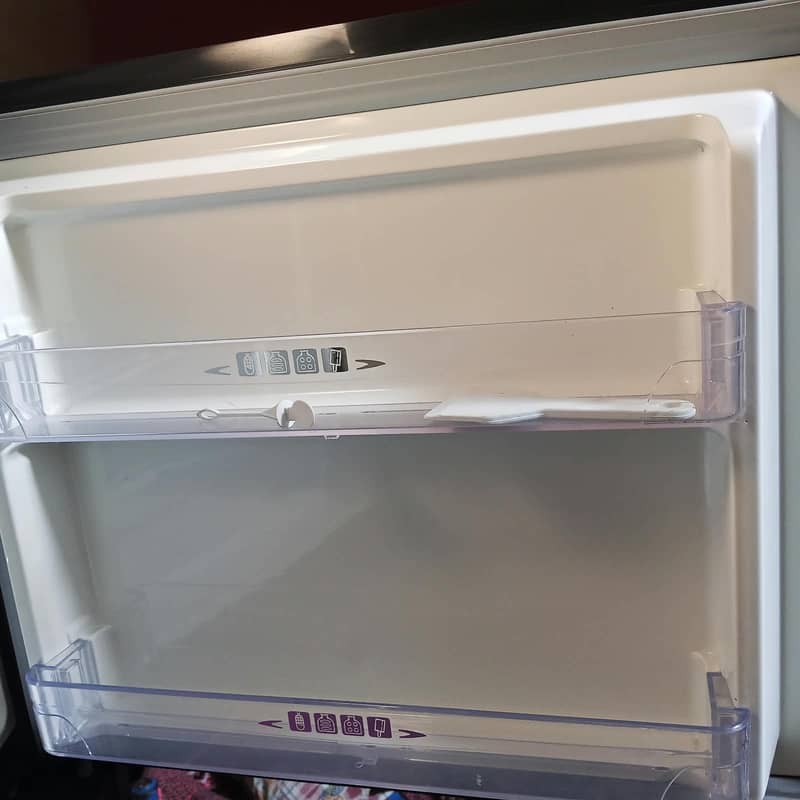 Waves fridge. 3
