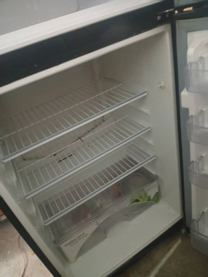 Waves fridge. 6