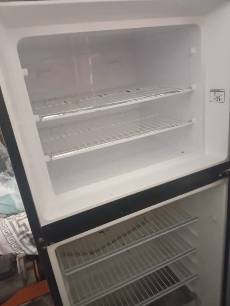 Waves fridge. 10