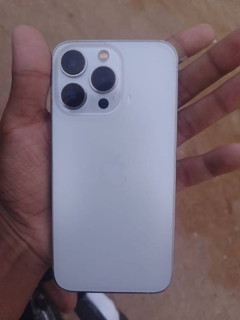 Apple iPhone 13 pro 1