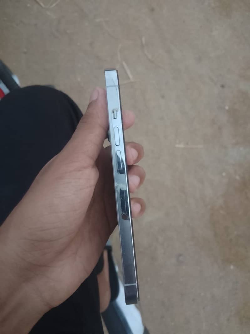 Apple iPhone 13 pro 5