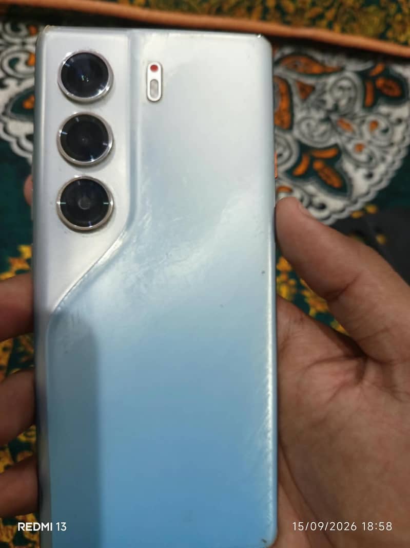 Tecno CAMON 40 Pro 0