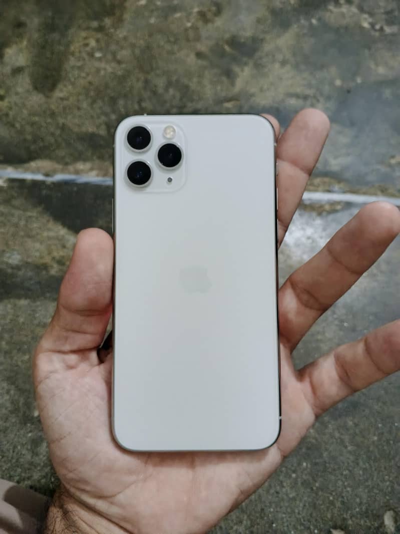 Apple iPhone 11 Pro 2