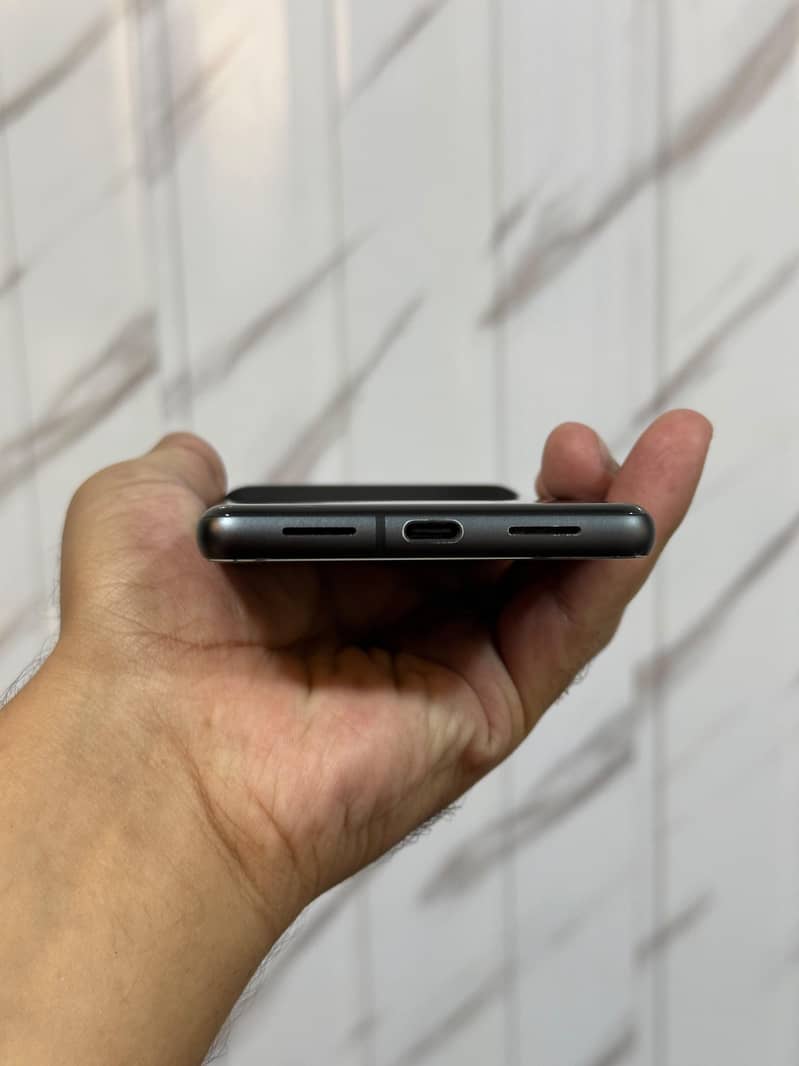 Google Pixel 7 4