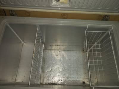 waves Deep freezer just like new