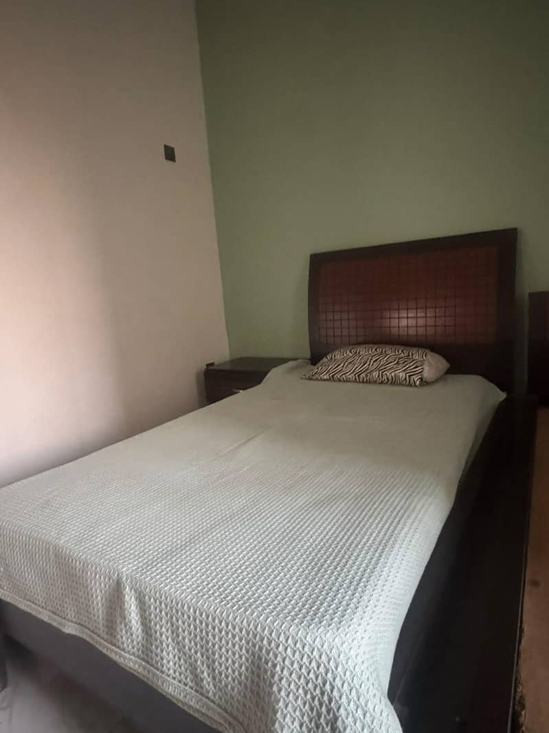 Single bed and side tables 2