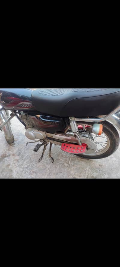 Honda 125 , black