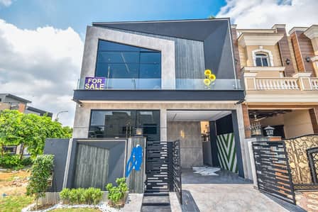 5 MARLA ULTRA DESIGNER BANGLOW NEAR DOLMIN MALL & RING ROAD