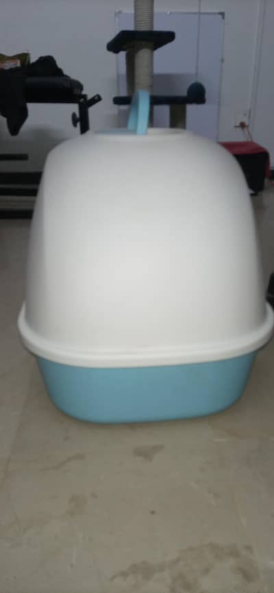 Enclosed Covered Cat Litter Box with Door & Handle