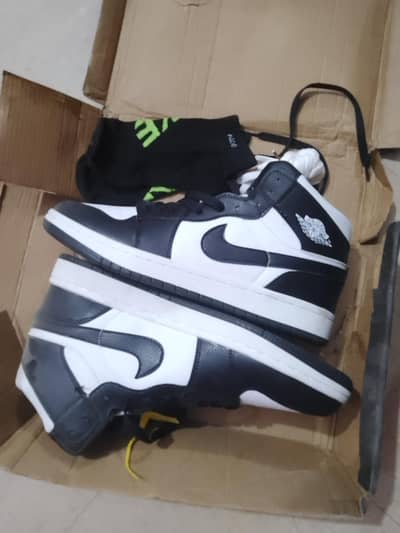 Nike Air jordan Black white colour