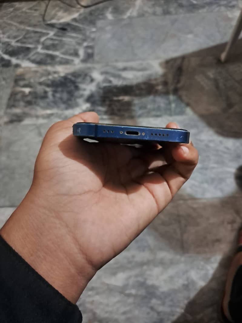 Apple iPhone 12 2