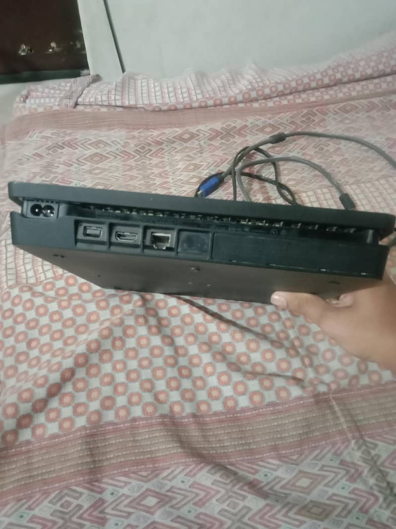 Playstation 4 slim with controller 2