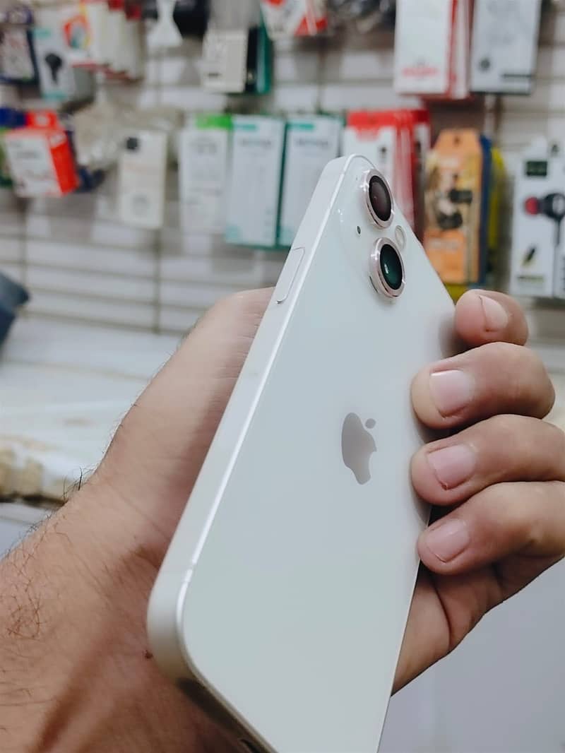 Apple iPhone 13 2