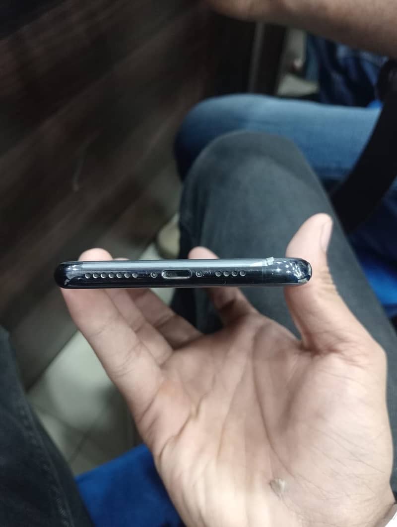 Apple iPhone 11 Pro Max 3