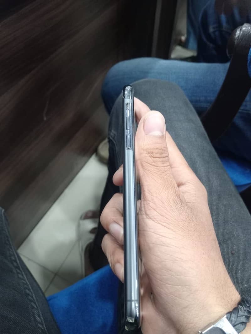 Apple iPhone 11 Pro Max 5
