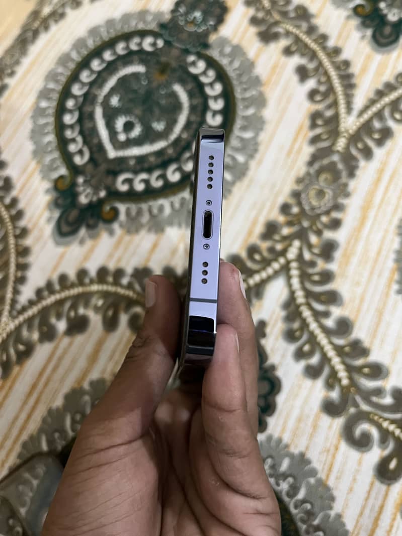 Apple iPhone 13 Pro 4