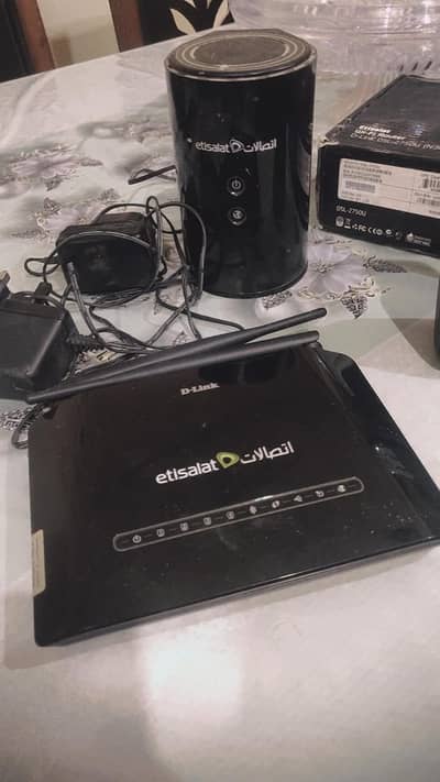 Dubai imported Etisalat ke 2 Routers aur 1 Germany Made Gigaset Phone