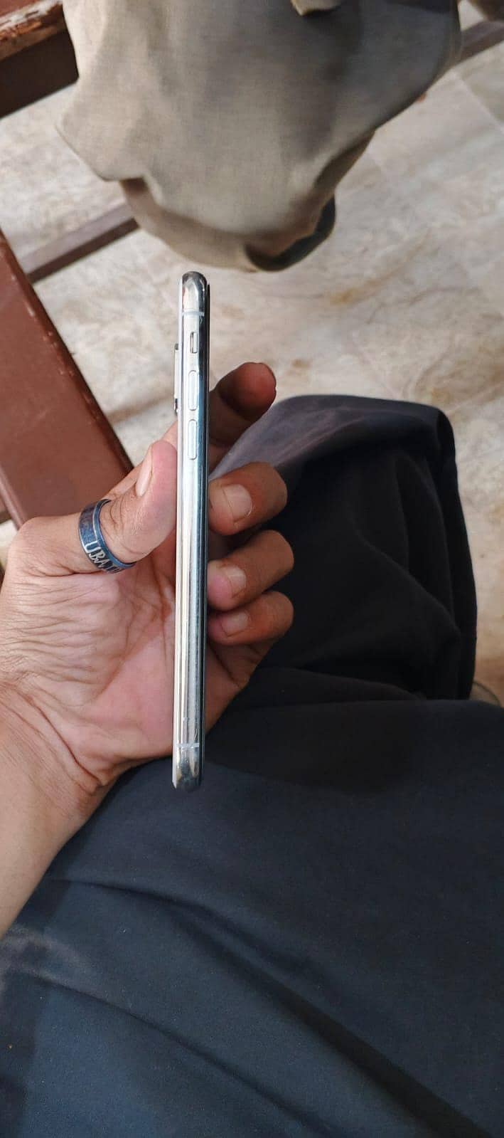 Apple iPhone X 4