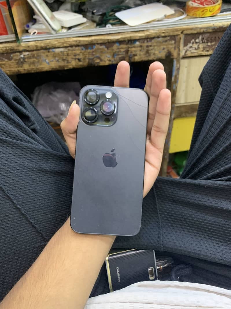 Apple iPhone 15 Pro Max 1