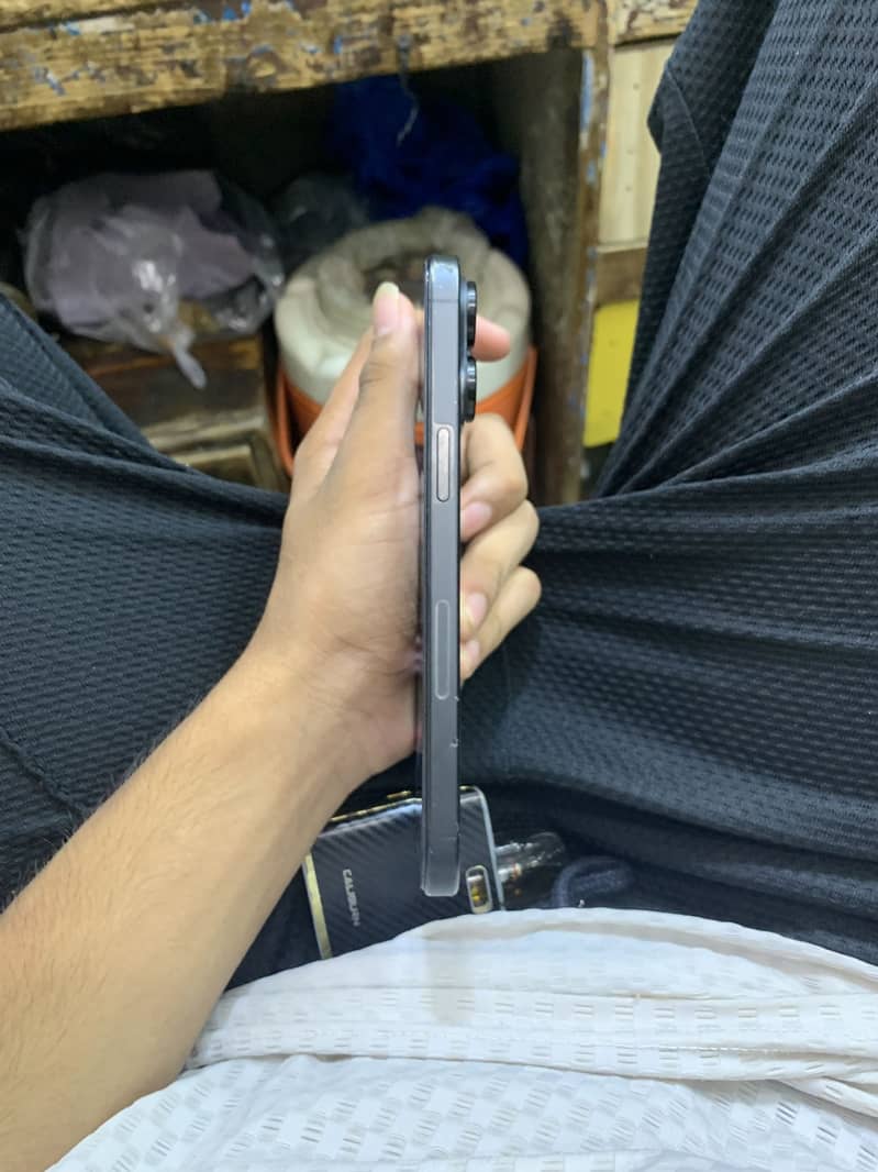 Apple iPhone 15 Pro Max 5