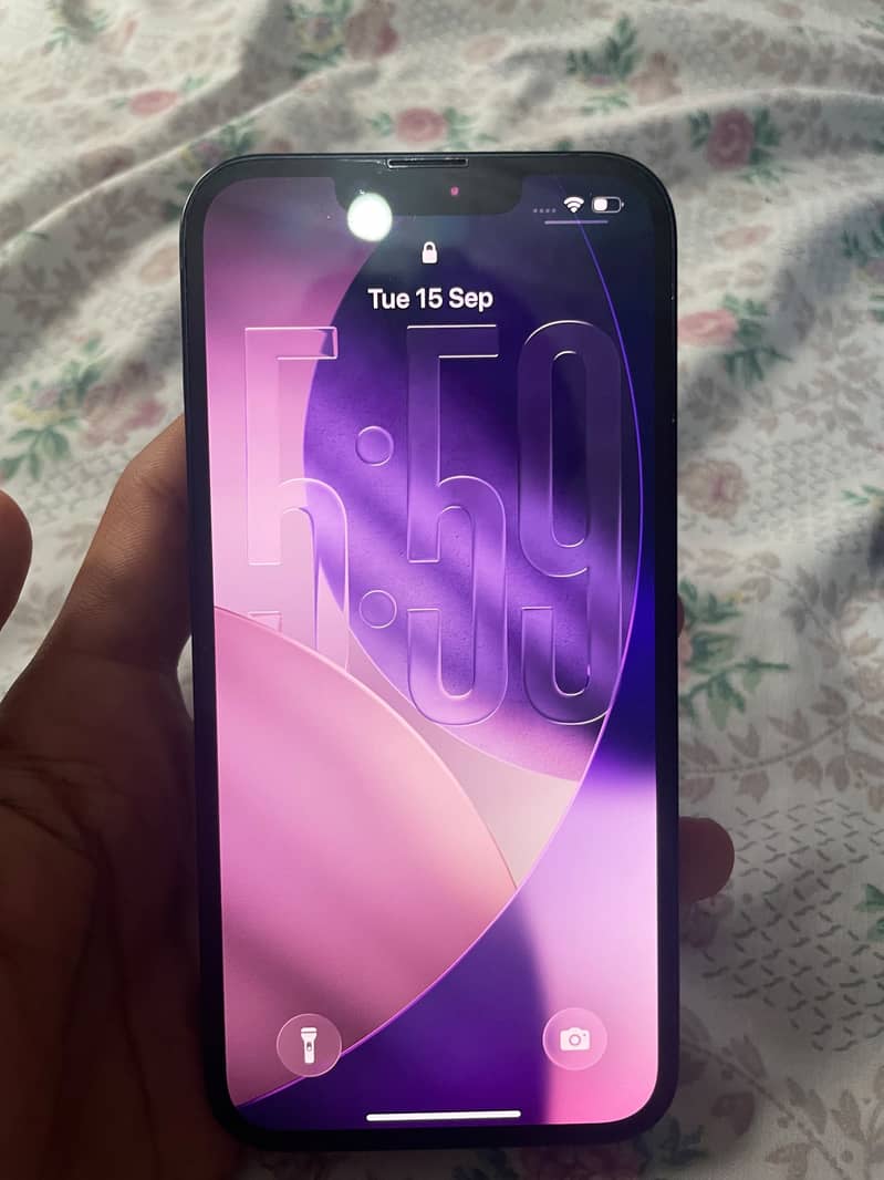 Apple iPhone 13 7