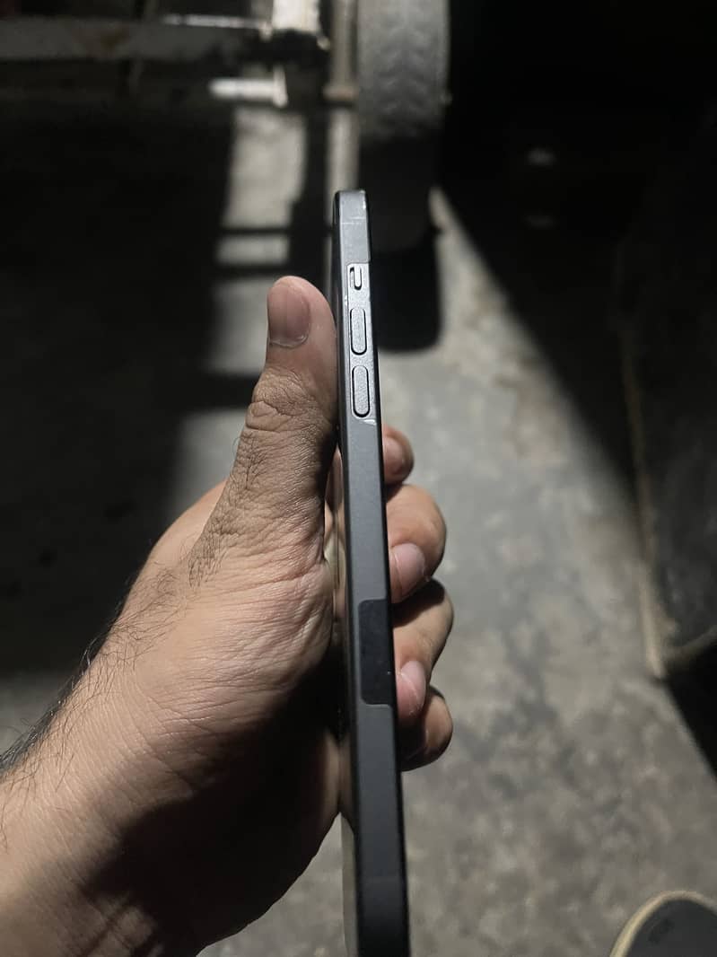 Apple iPhone 15 plus 4