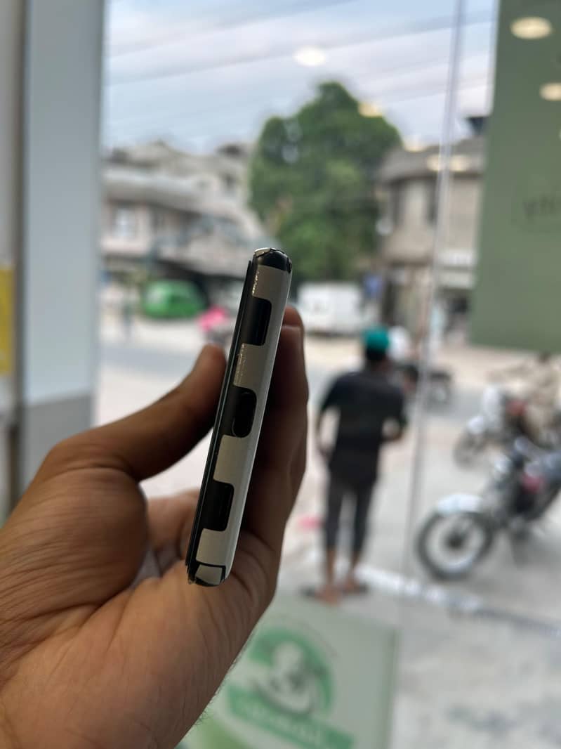 Google Pixel 7a 1