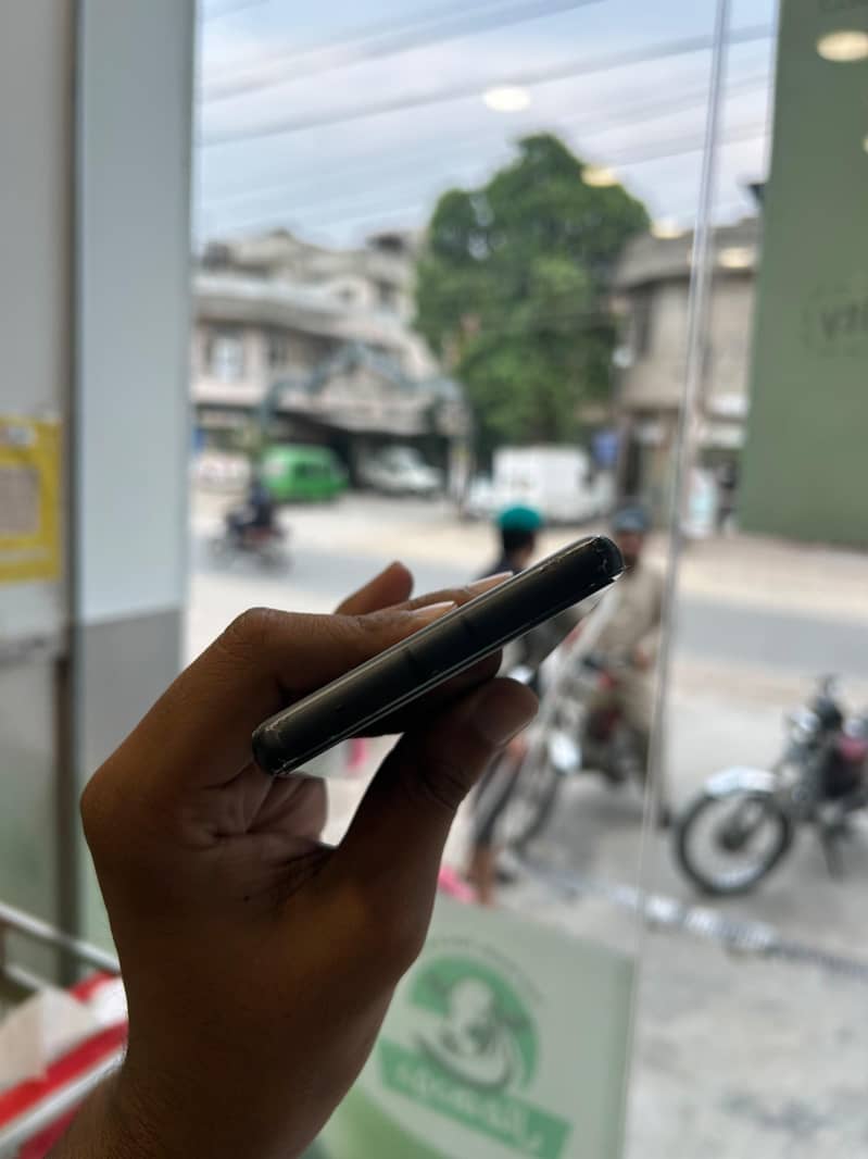Google Pixel 7a 2