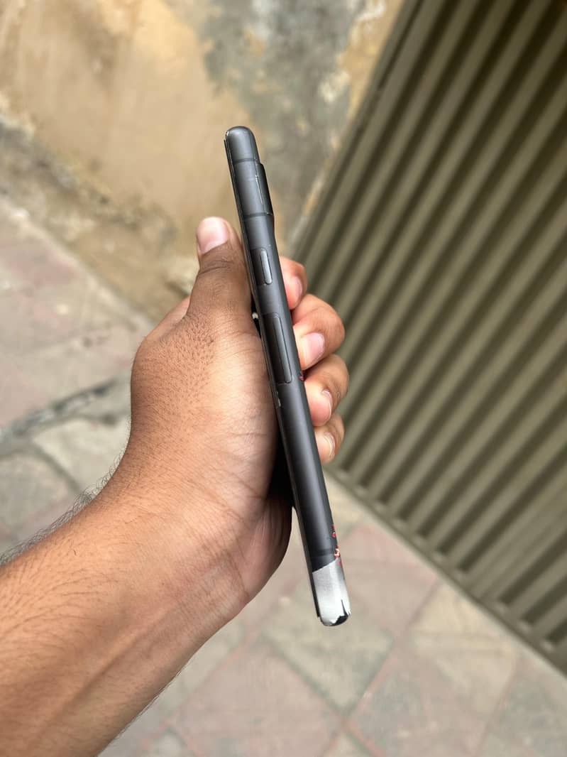 Google Pixel 7a 5