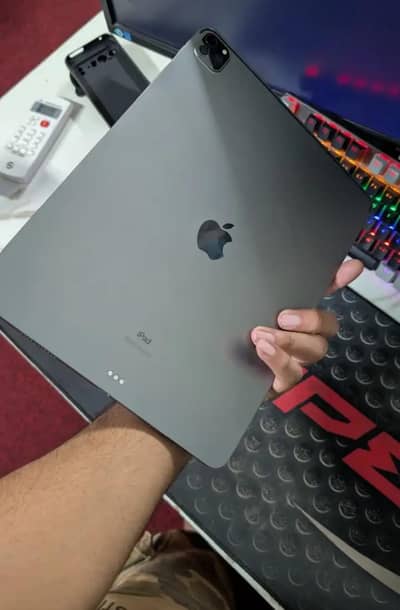 Ipad Pro M1 128GB excellent condition urgent sale