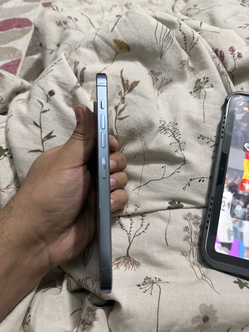 Apple iPhone 13 Pro Max 2