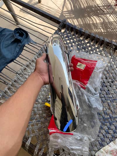 geniune mudguard hy AHL2 ka local nhi hy