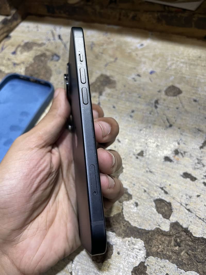 Apple iPhone 15 5