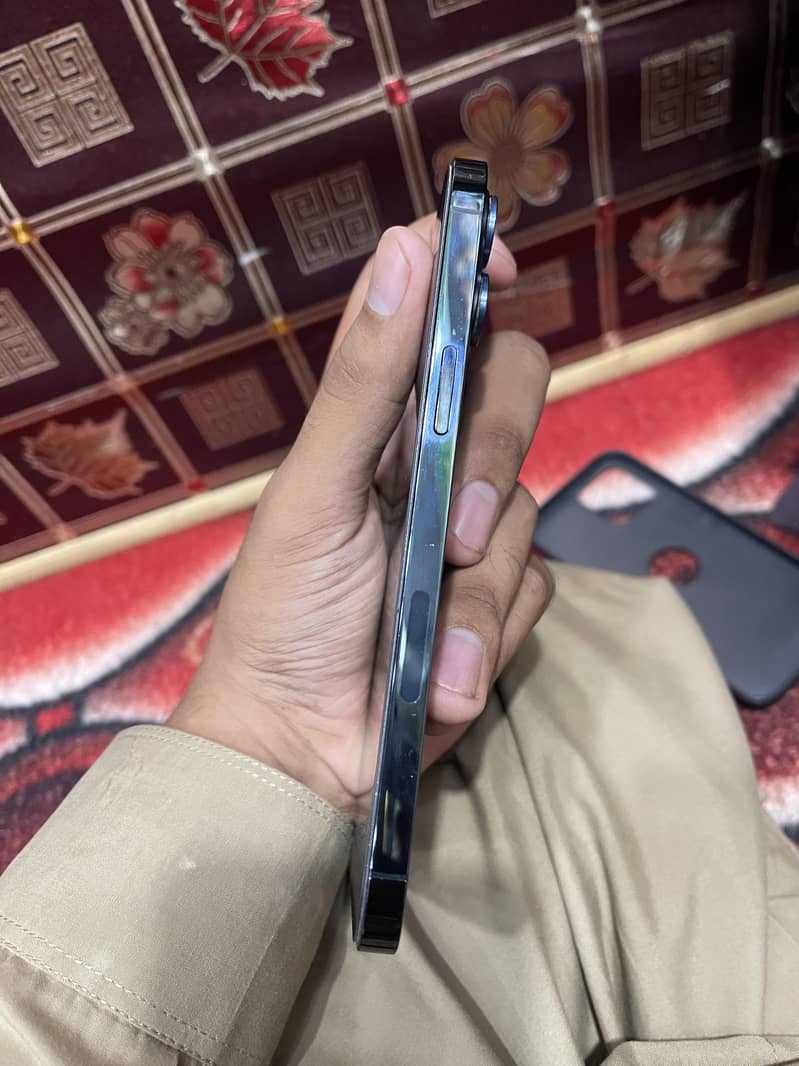 Apple iPhone 12 Pro Max 3