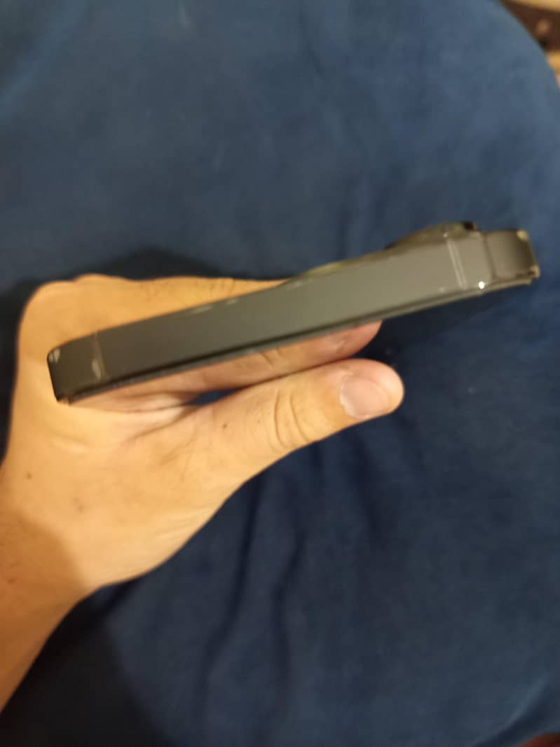 iPhone 14 pro max 4