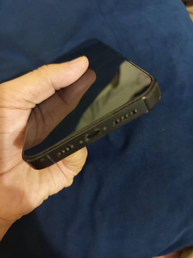 iPhone 14 pro max 5