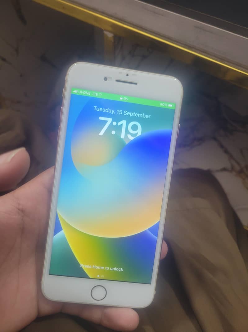 Apple iPhone 8 Plus 5