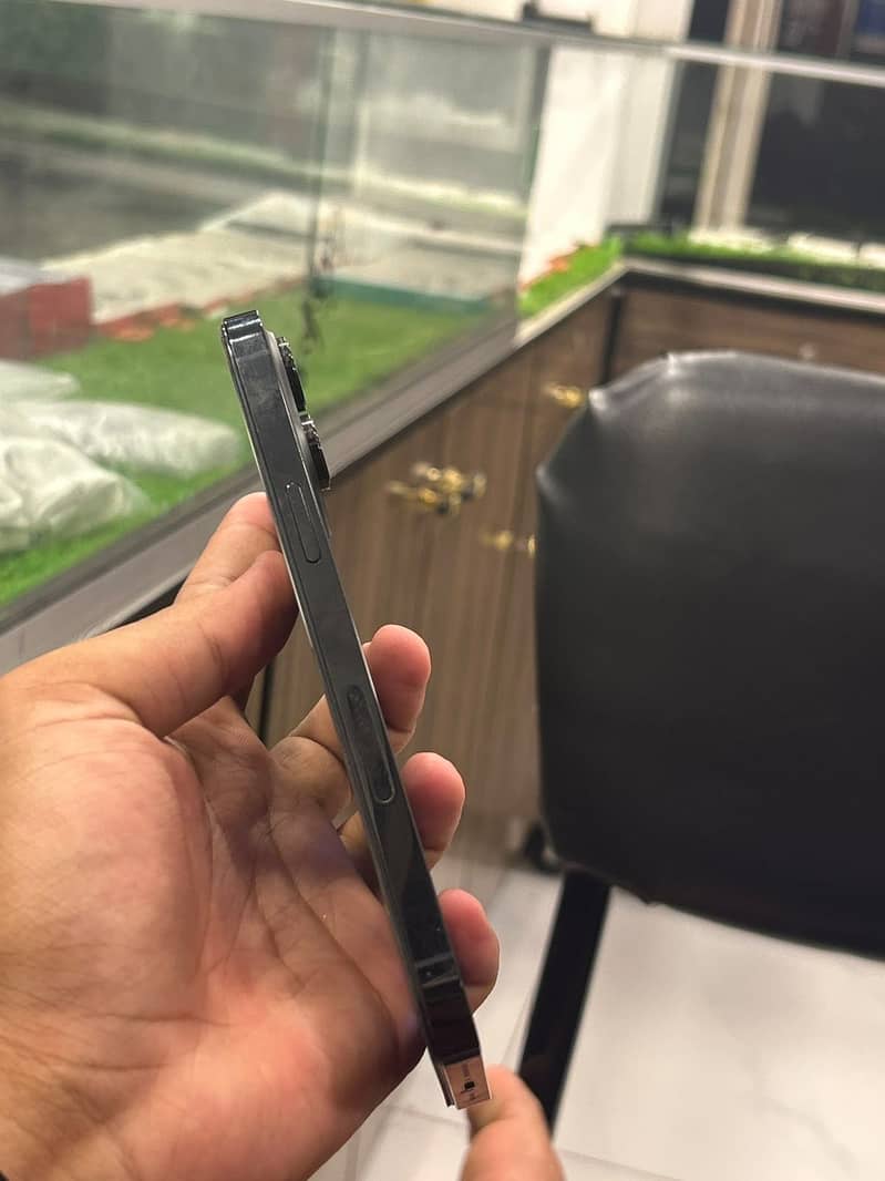 Apple iPhone 14 Pro Max 3