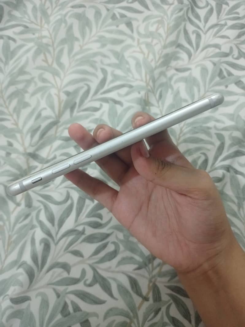 iPhone7 4