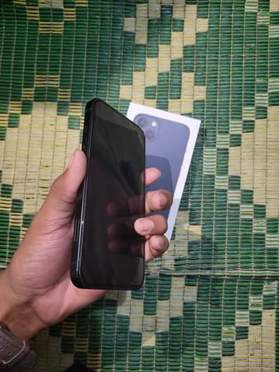 Apple iPhone 13