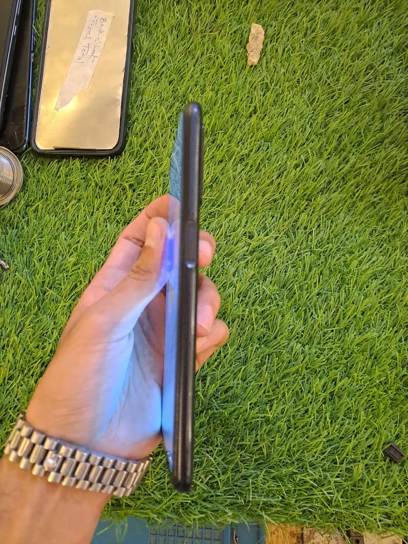 Apple iPhone 11 Pro 3
