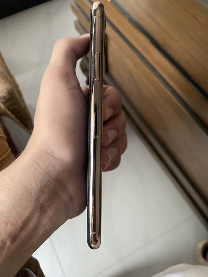 Apple iPhone 11 Pro Max 3