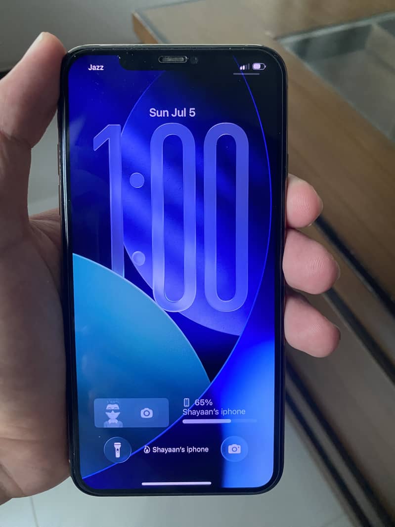 Apple iPhone 11 Pro Max 4