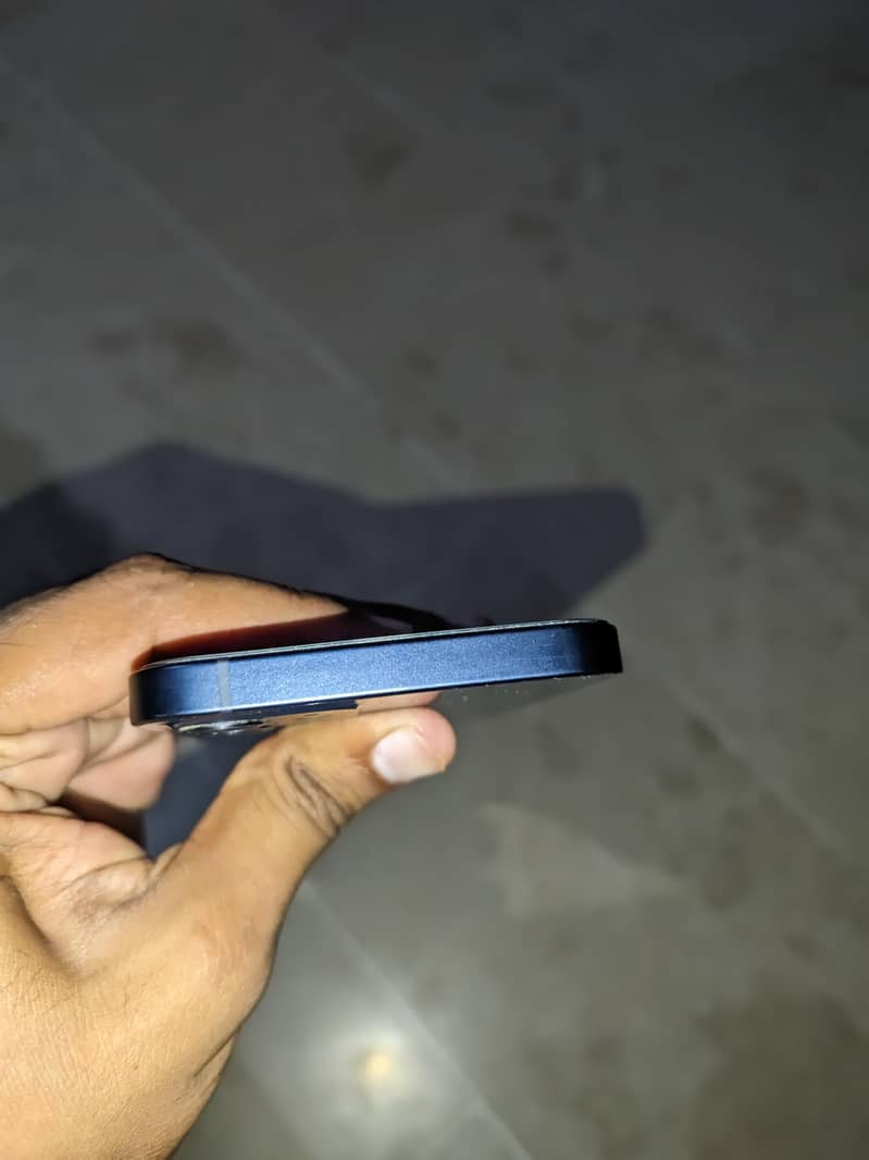 Apple iPhone 12 3