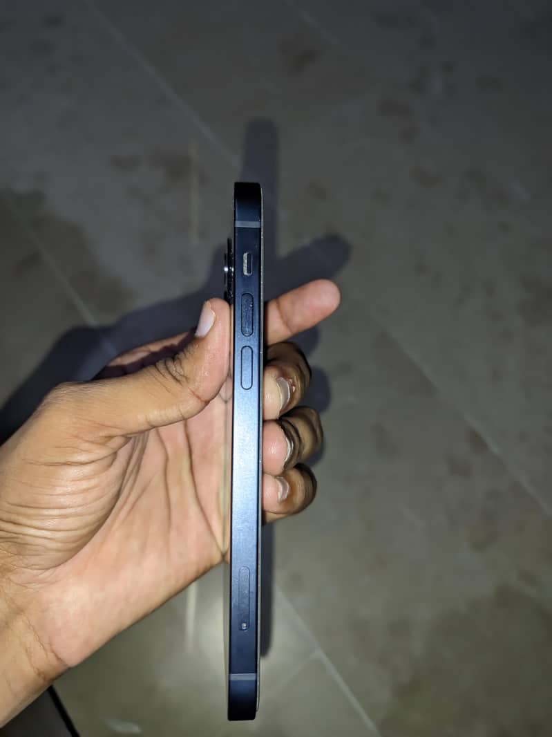 Apple iPhone 12 7