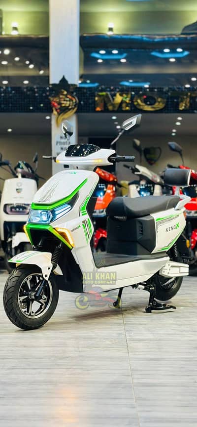 Scooty Kings Yadea Metro Evee Evon Okla EV Female Ramza