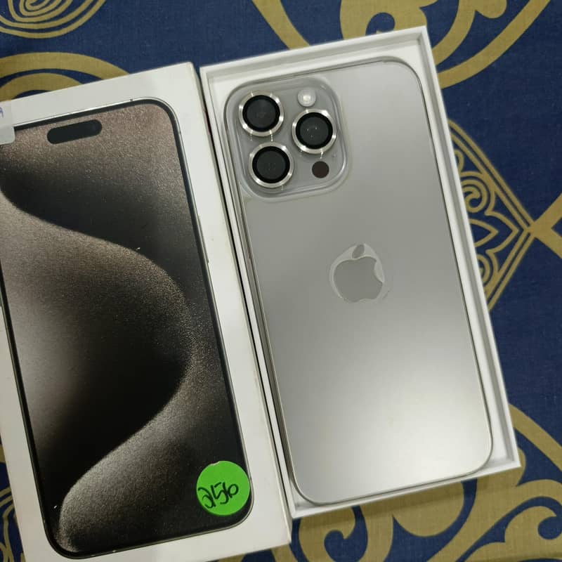Apple iPhone 15 Pro Max 1